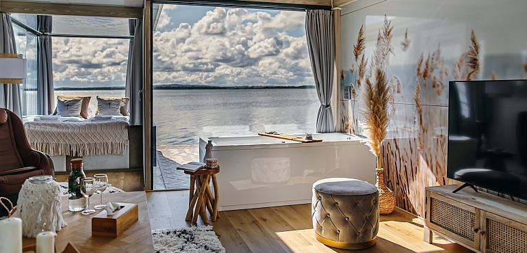 Bathroom Baths - for small and large bathrooms - polish manufacturer ESSENTE